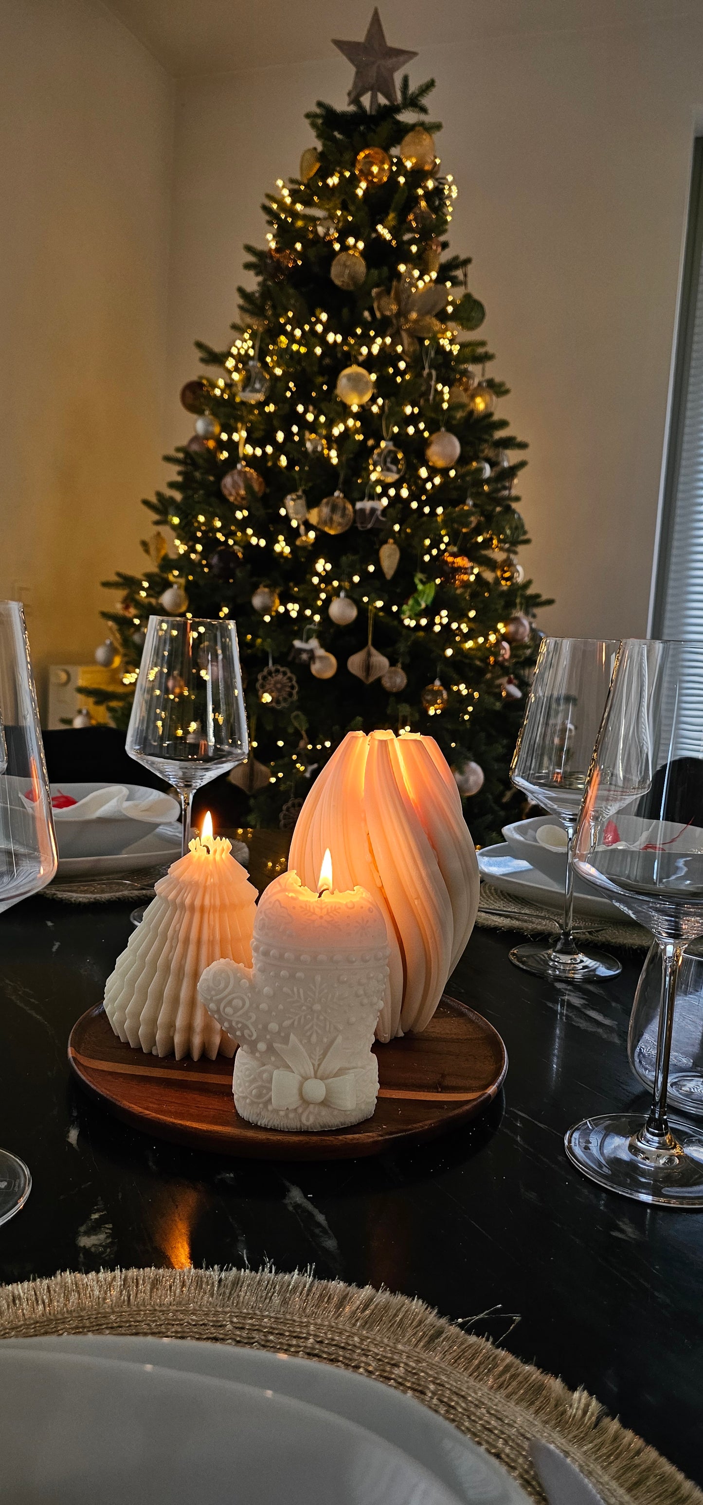 Set of pine trees, Elara XL and mittens